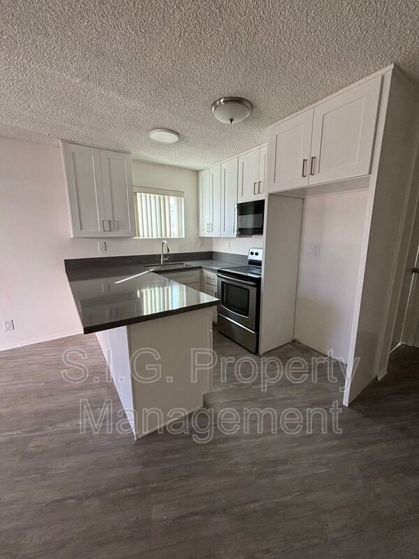 Building Photo - 5637 Strohm Ave