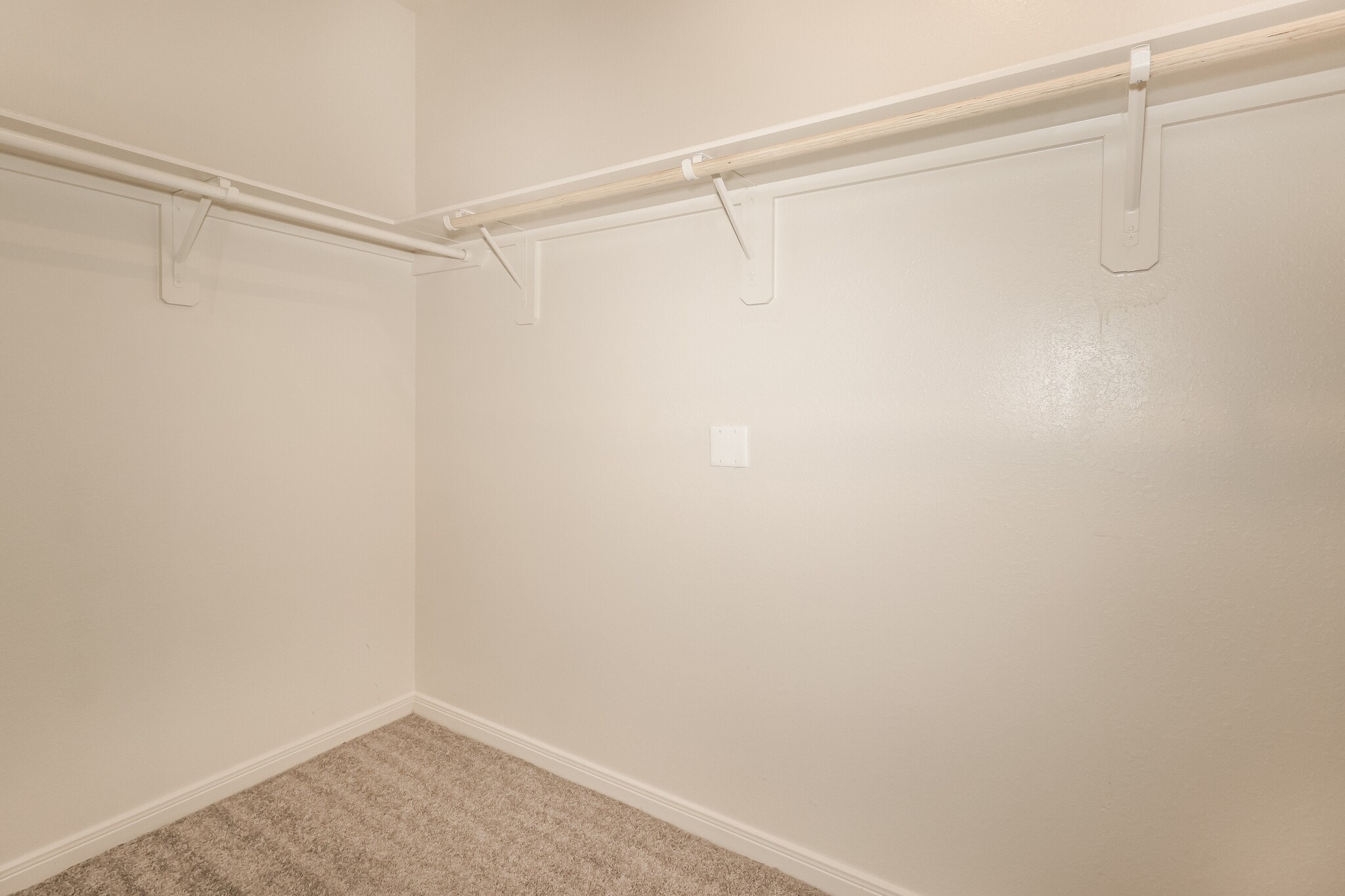 Building Photo - 136 Rustic Trce