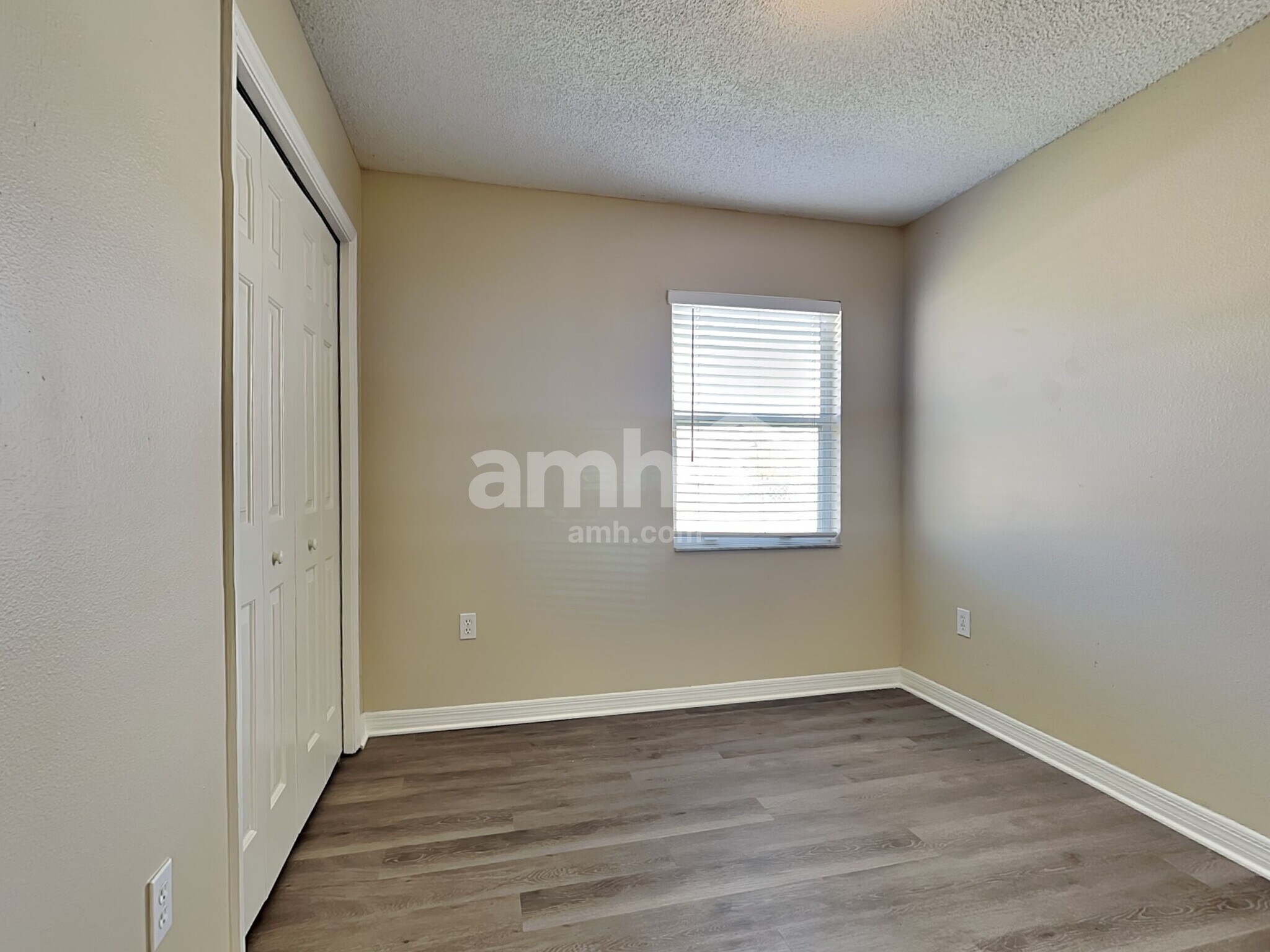 Building Photo - 300 Miami Pl