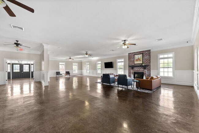 Building Photo - 1141 Old Duke Dr