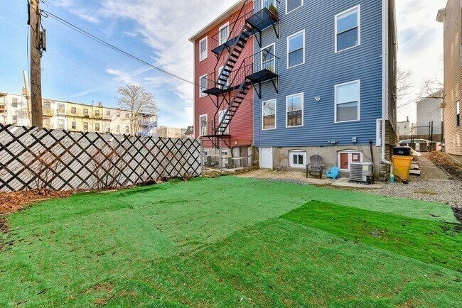 Building Photo - 236 Havre St