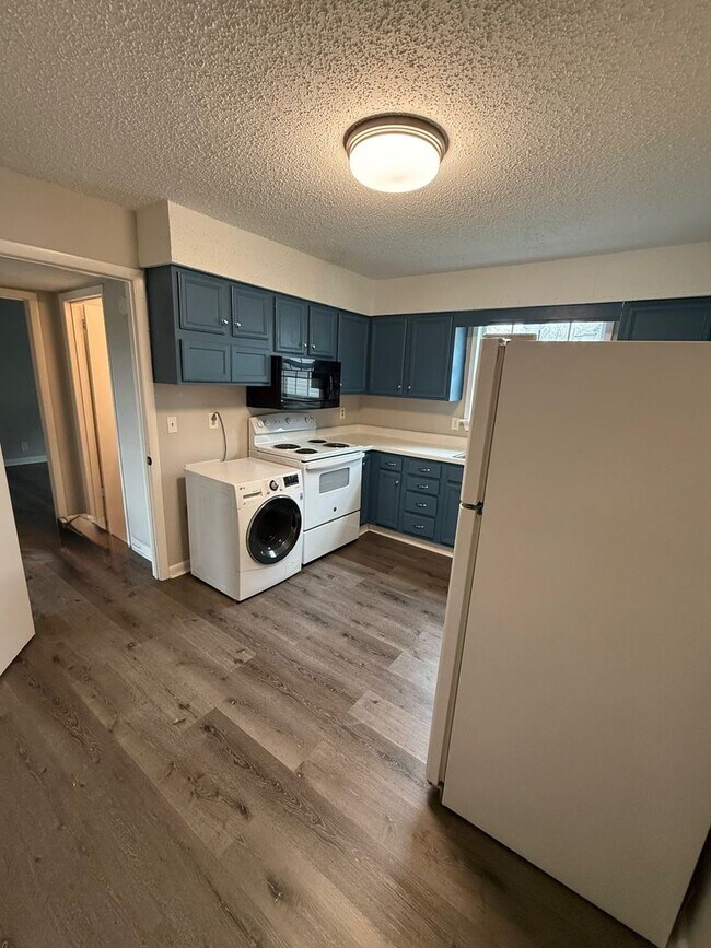 Building Photo - Welcome to your new Home!