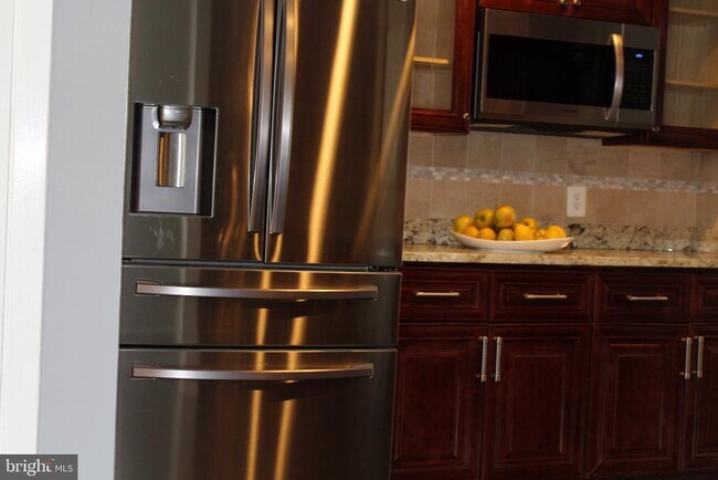 Building Photo - 3808 Delano St