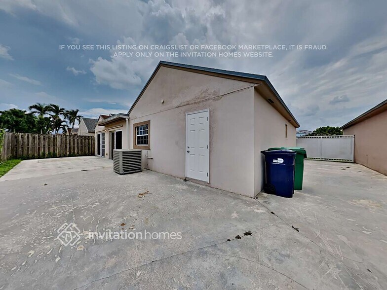 Building Photo - 15671 SW 143rd Ave