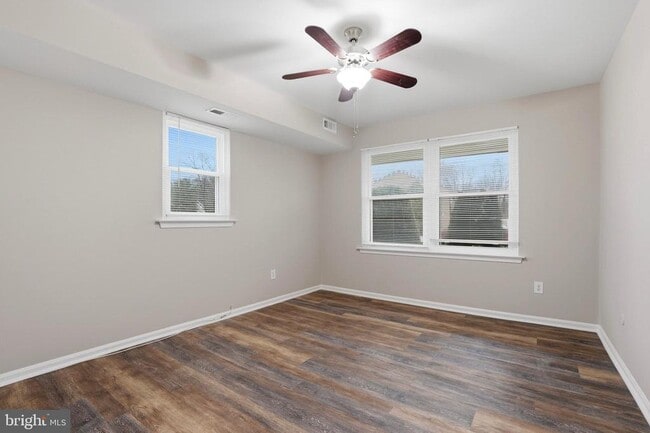 Building Photo - 4546 Rosemarie Dr