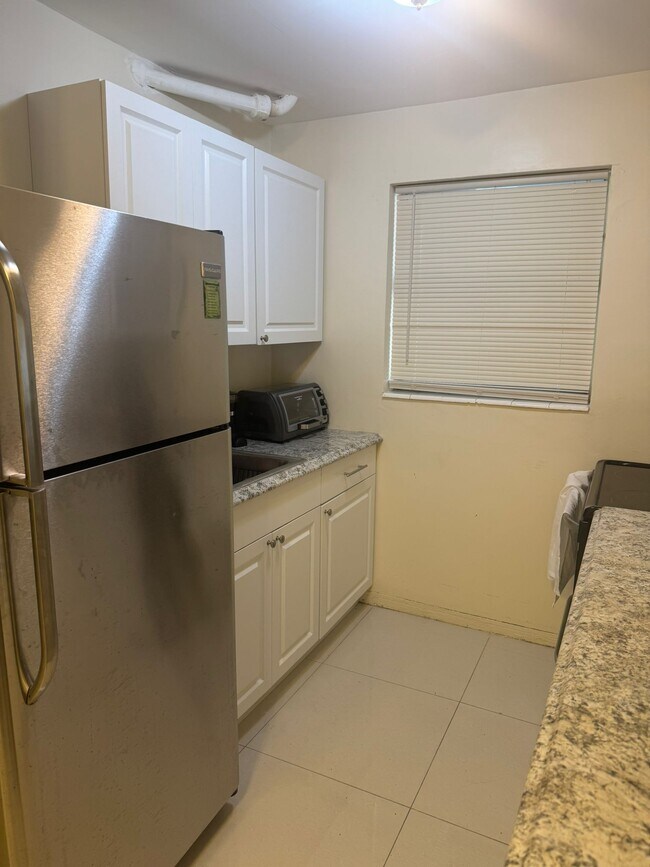 Building Photo - 300 NE 191st St