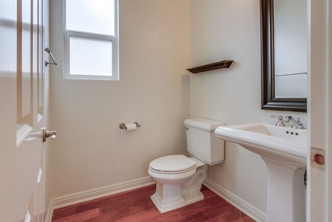 Building Photo - 4 Bedroom Cul-de-Sac home in San Elijo Hills!