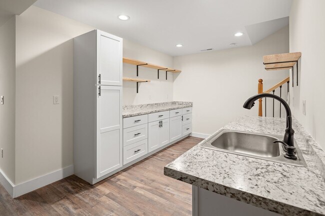 Building Photo - Fairview Rental