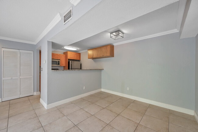 Building Photo - 455 Alt 19