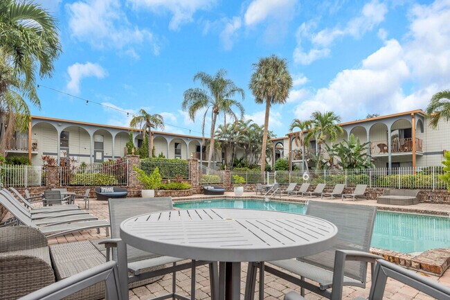 Building Photo - 4403 W Cleveland St