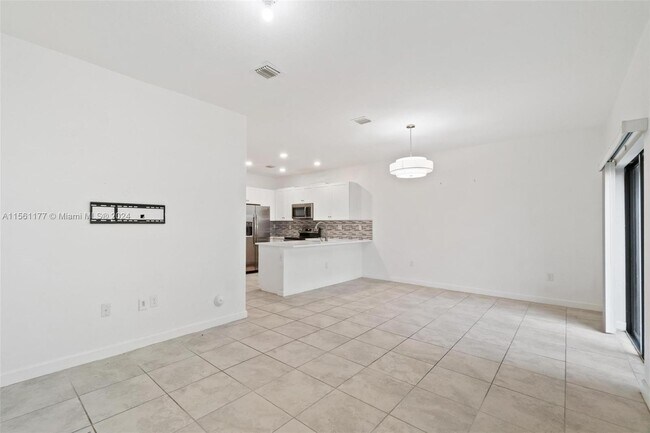 Building Photo - 177 SE 33rd Pl