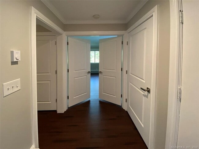 Building Photo - 311 Heritage Vlg