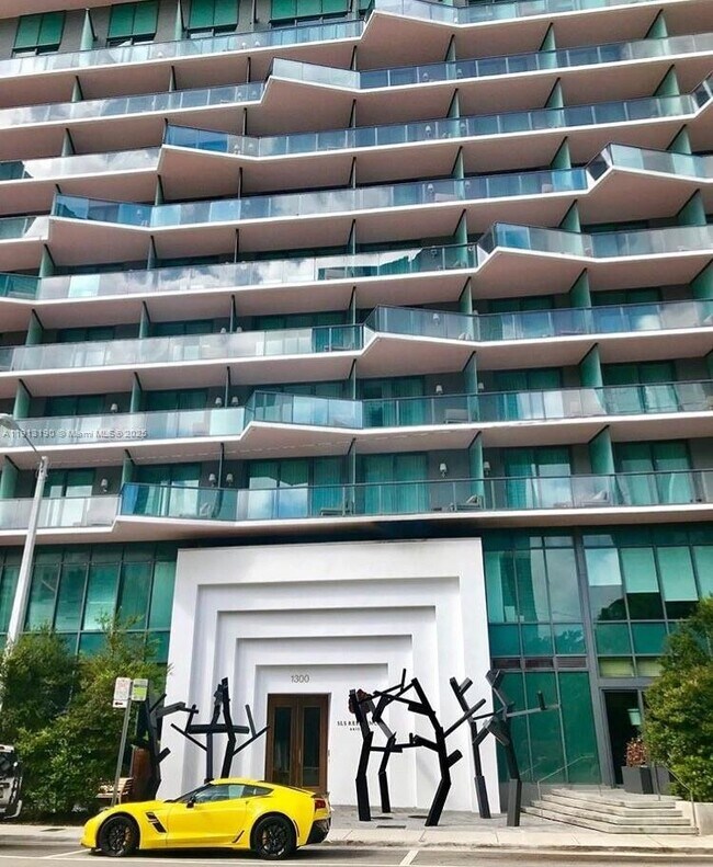 Primary Photo - 1300 S Miami Ave