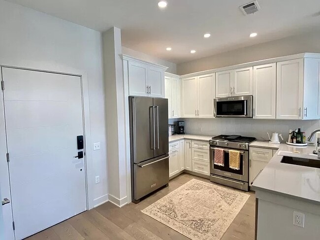 Building Photo - 575 S Goddard Blvd