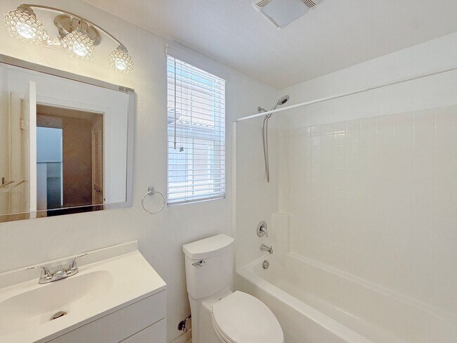 Building Photo - Charming 2BR/2BA Home with Attached Garage...