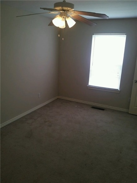 Building Photo - 261 Graystone Cir