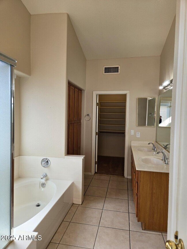 Building Photo - 7931 W Kimberly Way