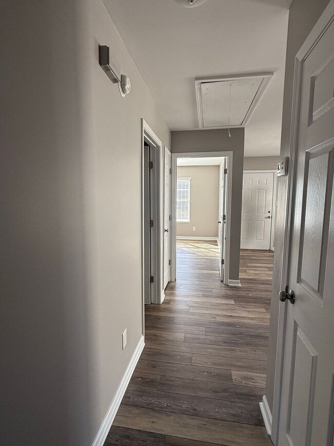 Building Photo - You'll Love the Modern Upgrades in this Fully Remodeled Condo!