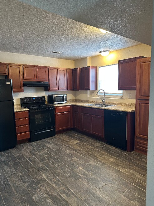 Building Photo - 401 Douglas