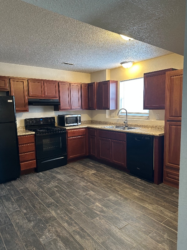 Building Photo - 401 Douglas