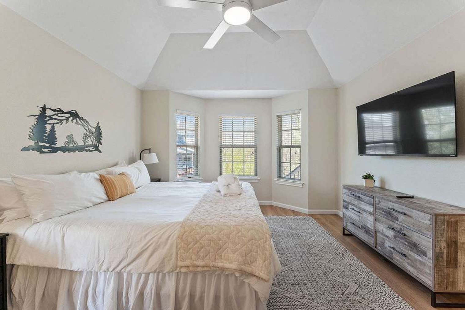 Building Photo - 410 Willington Ln