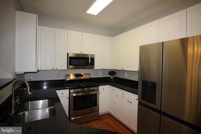 Building Photo - 2720 Bellforest Ct