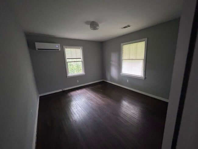 Building Photo - 3402 33rd Ct N