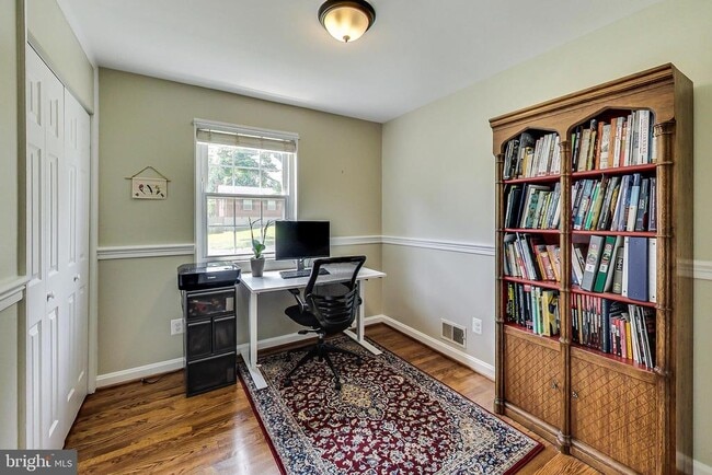 Building Photo - 4715 Oxbow Rd