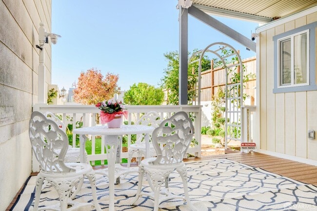 Building Photo - 2371 30th Ave