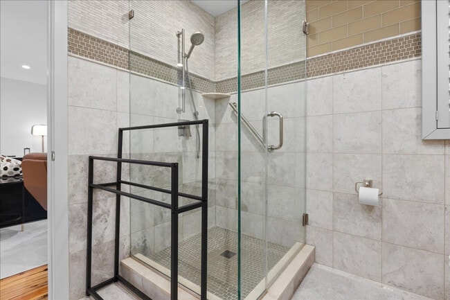 Building Photo - 710 Lighthouse Ave