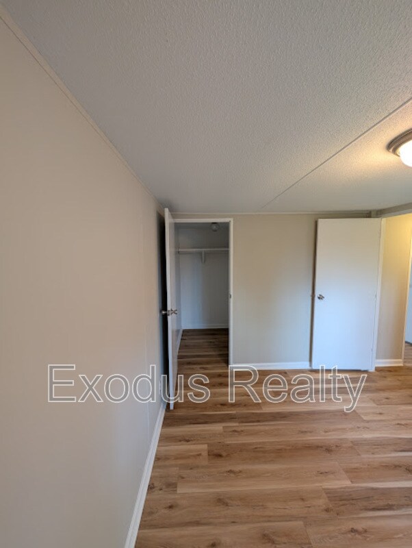 Building Photo - 45 Castle Wood