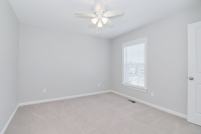 Building Photo - 983 Glenhaven Dr