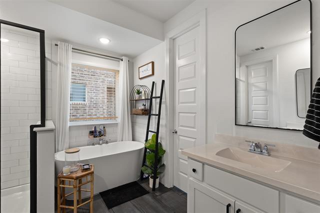 Building Photo - 12301 Penson St