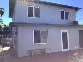 Building Photo - 3620 SW 13th Terrace