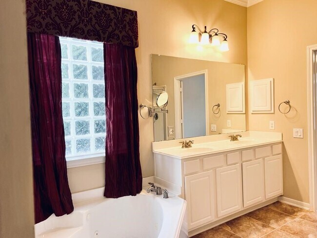 Building Photo - 5235 Valley Bluff Ln