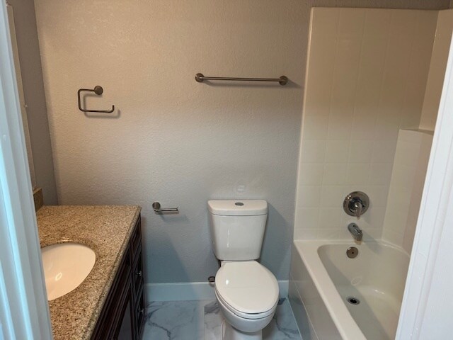 1st floor bath - 440 S 312th St - Garage Top
