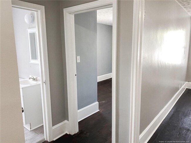 Building Photo - 210 E 16th St