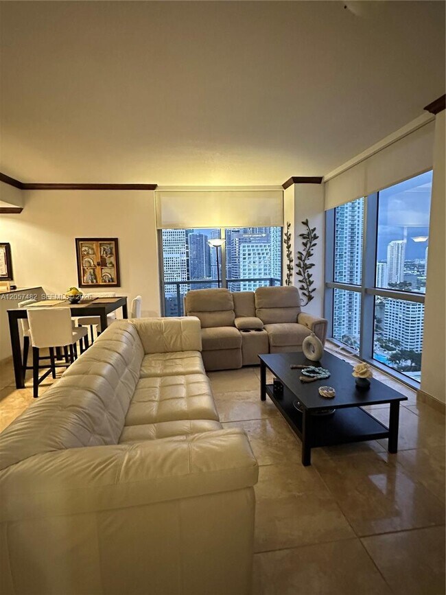 Building Photo - 1060 Brickell Ave