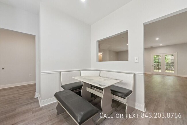 Building Photo - 4585 Great Oak Dr