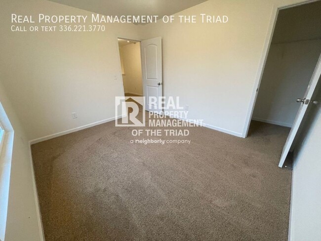 Building Photo - 357 Royal Fern Dr