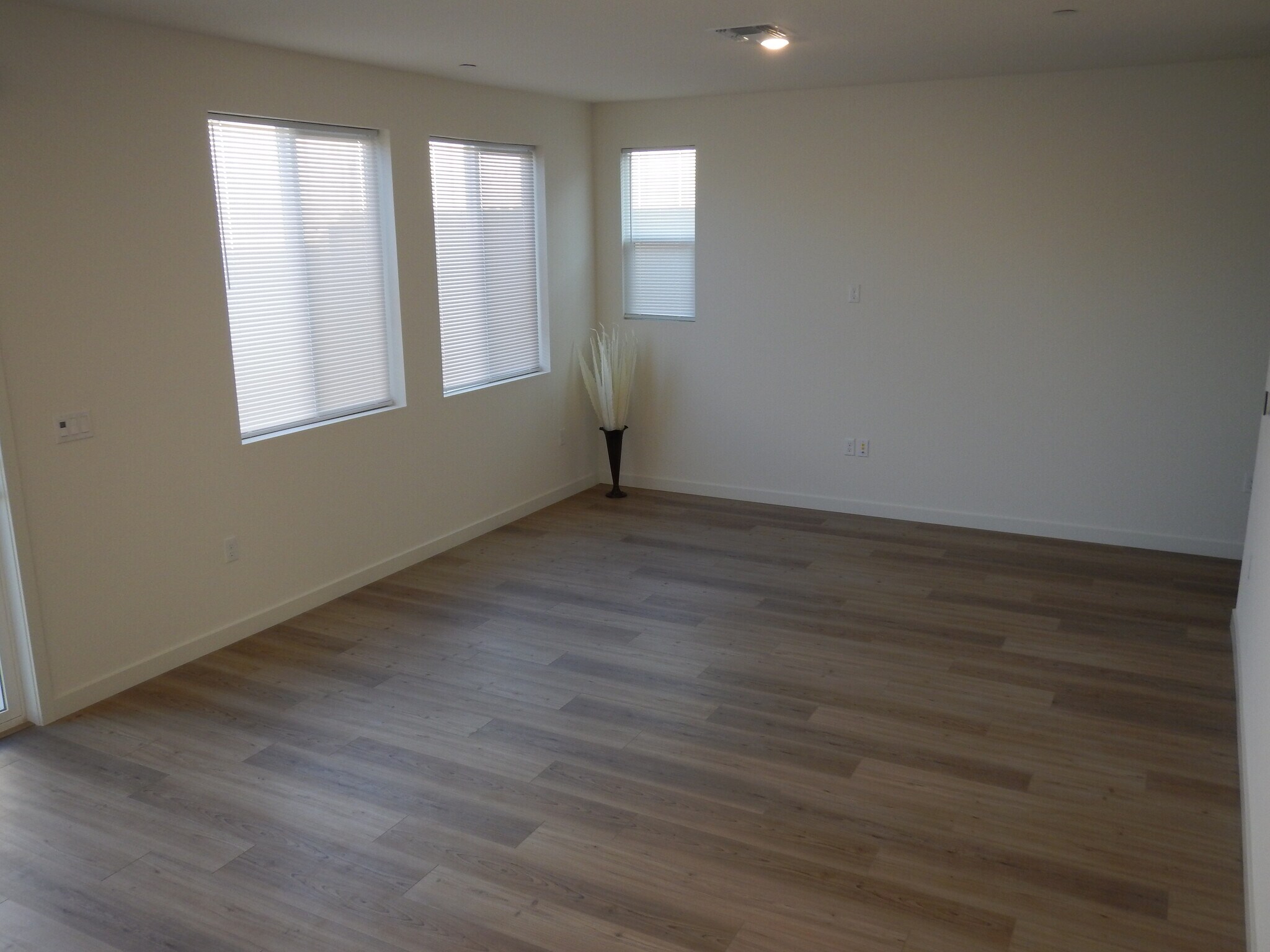 Building Photo - 3613 Misty Lake Dr