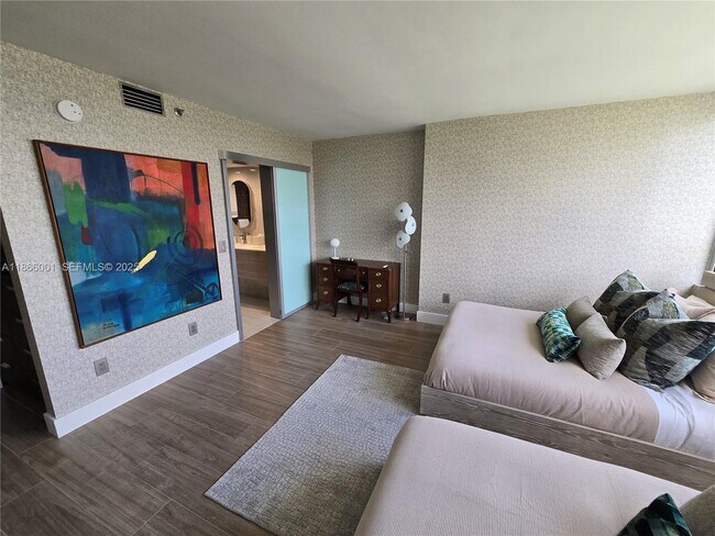 Building Photo - 11113 Biscayne Blvd