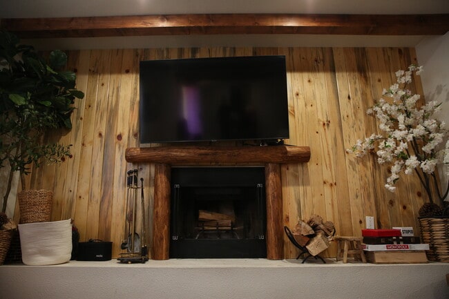 Building Photo - 212 Zaca Rd