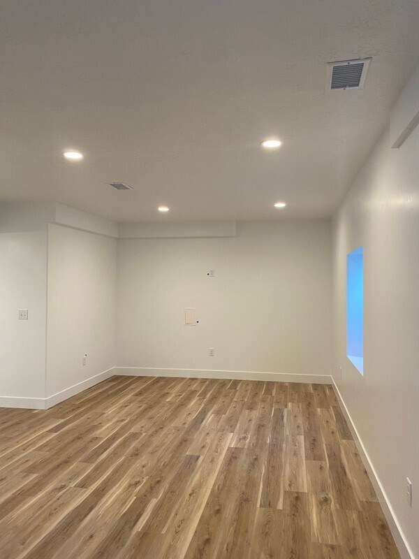 Building Photo - 356 E 580 S