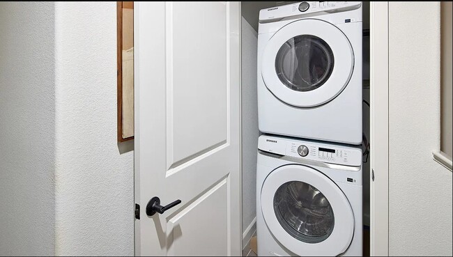 Building Photo - 12204 Riley Ln