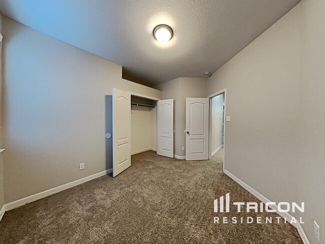Building Photo - 7123 Durango Creek Dr