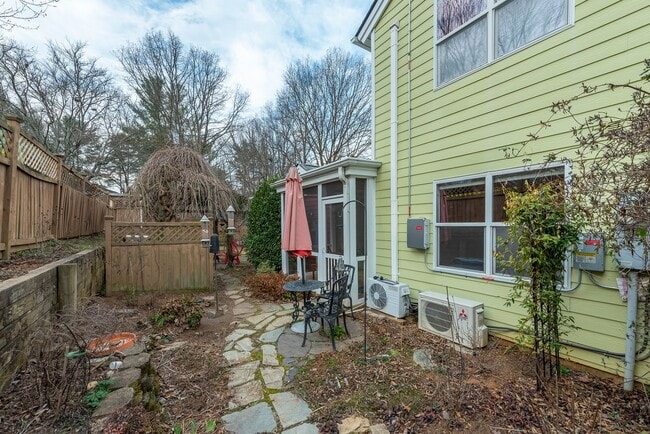 Building Photo - West Asheville Rental! Co-housing Development