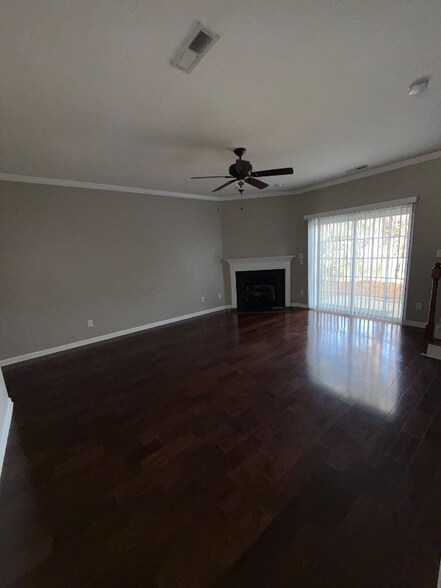 Building Photo - 650 Ganyard Farm Way