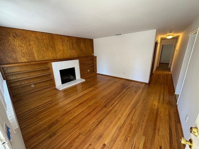 Building Photo - 1449 Gary Way
