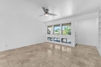 Building Photo - 432 W Bradshaw, 46